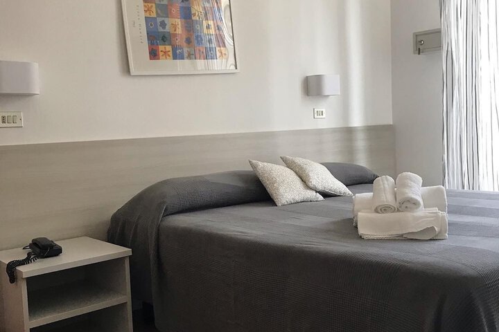 Room 27 of 51