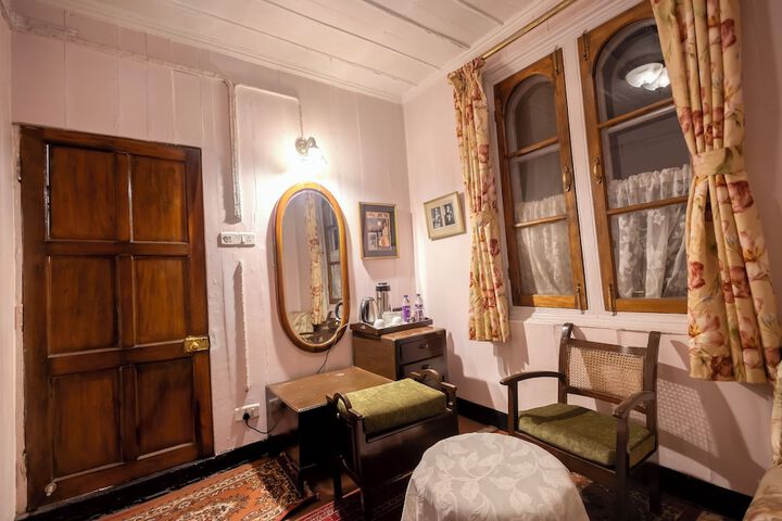 Room 16 of 52