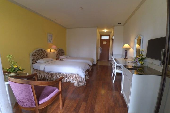 Room 9 of 69