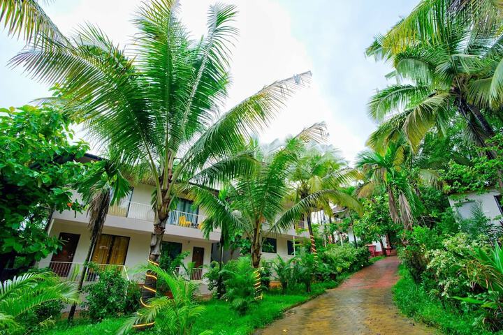 Hotel Exterior 24 of 30