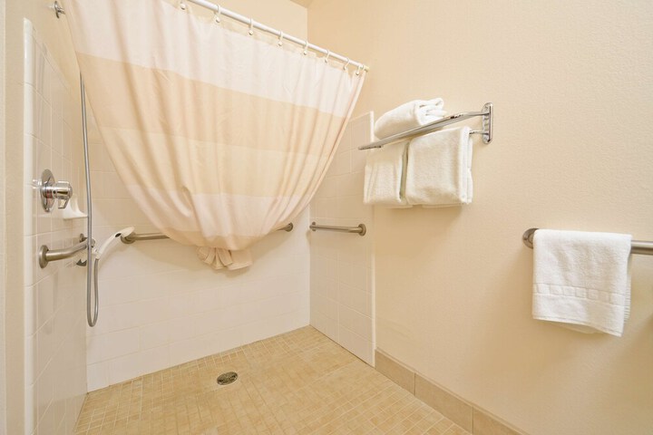 Room 9 of 14