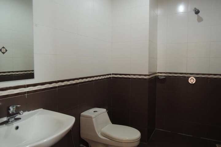 Room 16 of 32