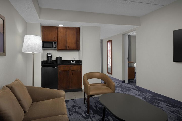 Room 21 of 38
