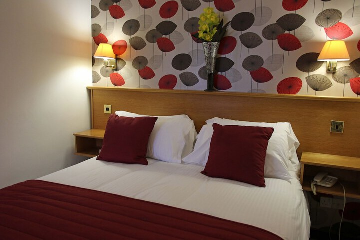 Room 2 of 13