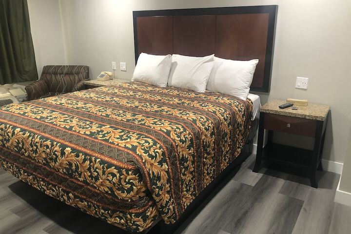 Standard | King Bed (25 of 27)