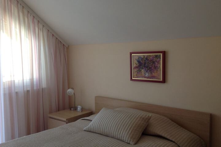 Room 5 of 46