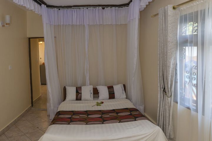 Room 34 of 104