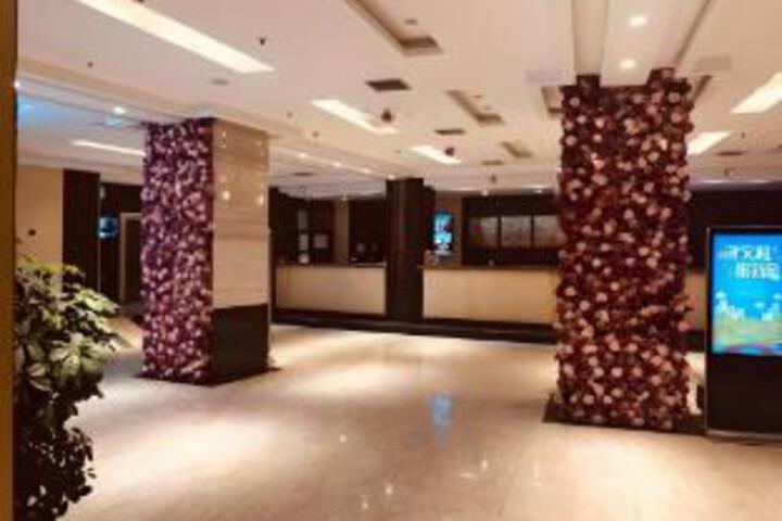 Hotel Interior 6 of 23