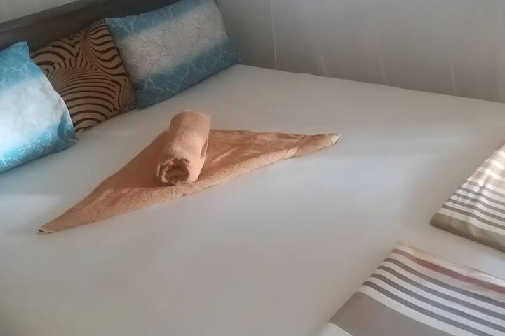 Room 10 of 30