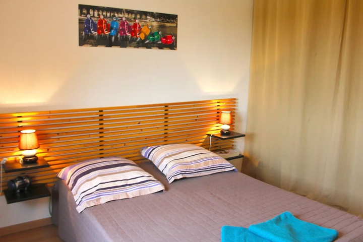 Room 4 of 17