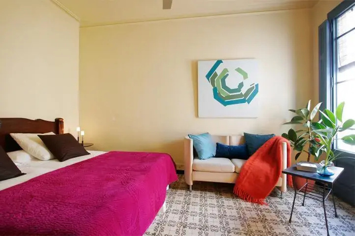 Room 3 of 9