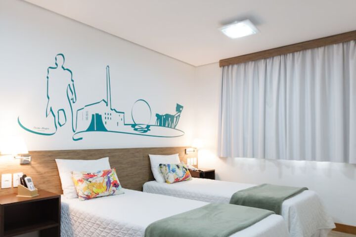 Room 9 of 32