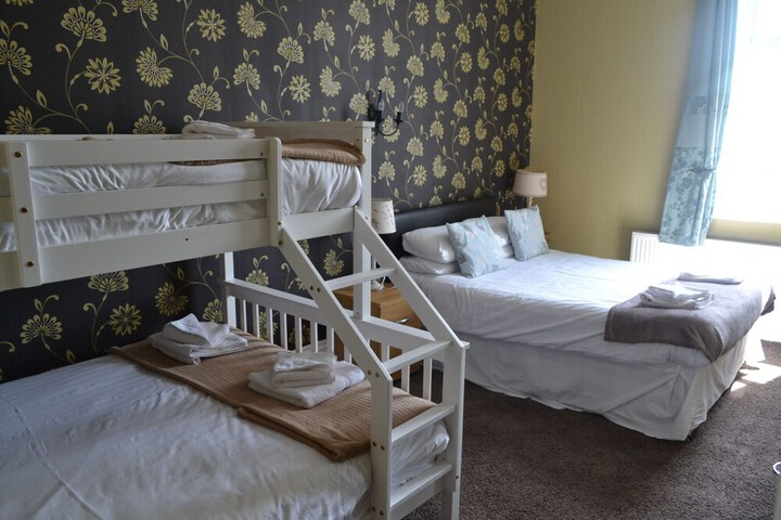 Room 25 of 124
