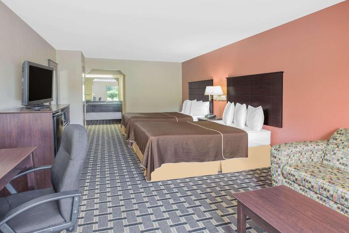 Double Accessible King Size Bed (1 of 13)