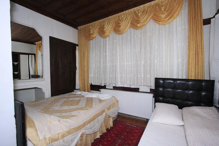 Room 18 of 46