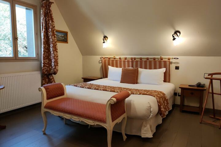 Room 44 of 117