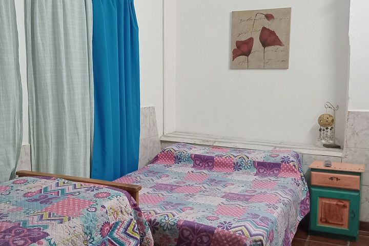 Room 12 of 30