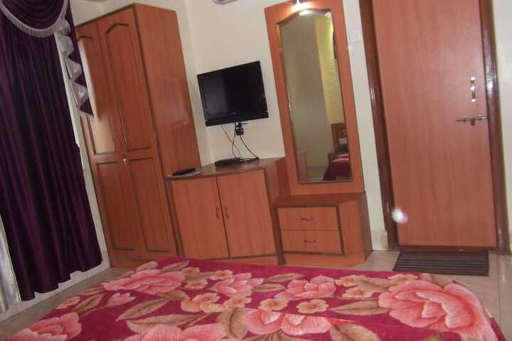 Room 13 of 23