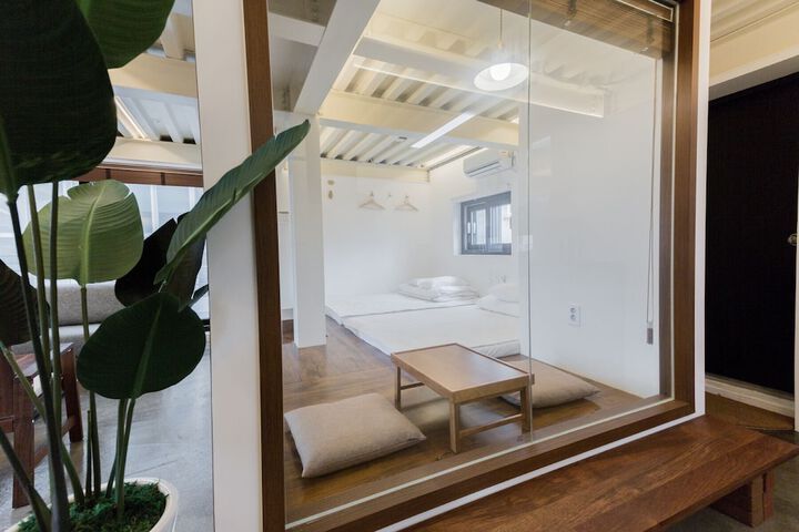 Room 6 of 43