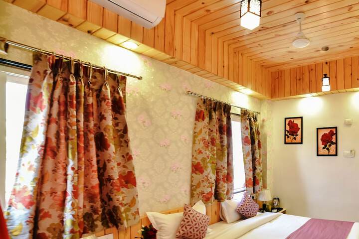 Room 3 of 32