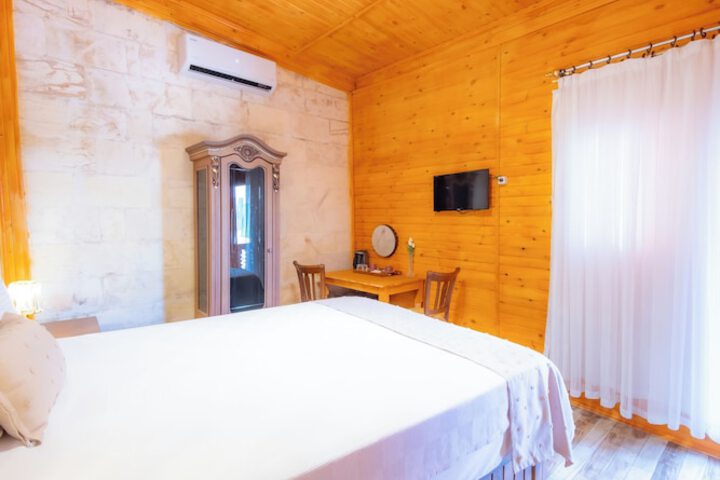 Room 19 of 85