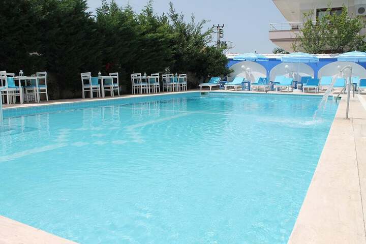 Pool 21 of 51