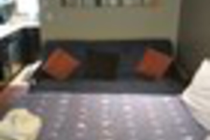 Room 326 of 828