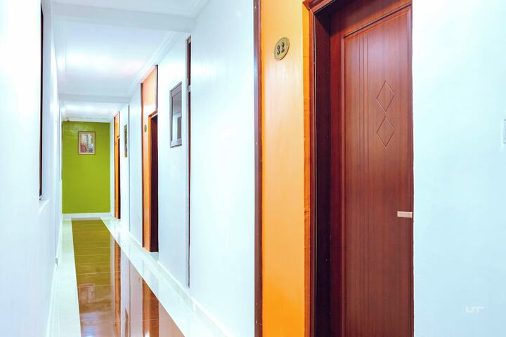 Ballroom/Hall 22 of 31