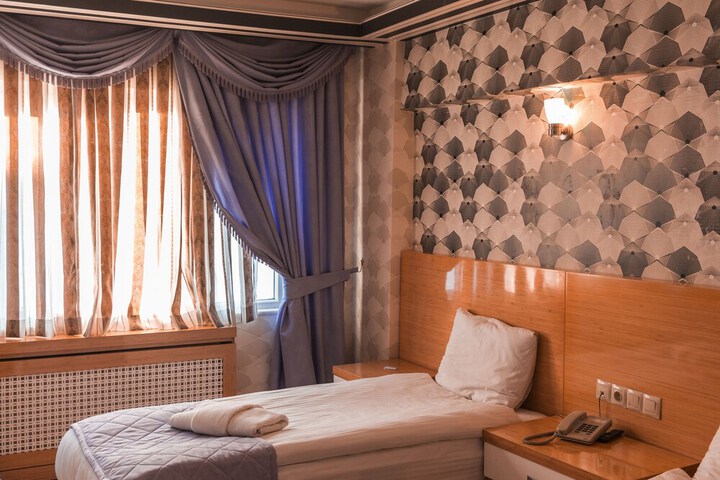 Room 52 of 85