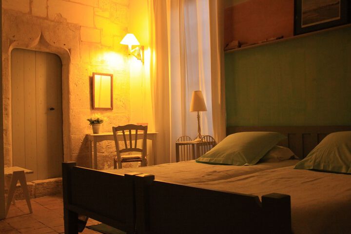 Room 5 of 10