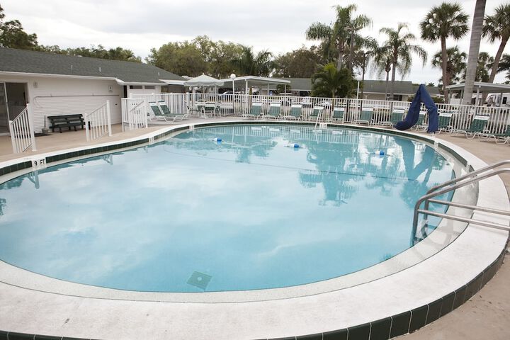 Pool 11 of 22
