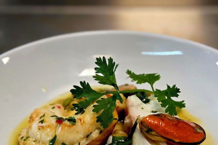 Dining 69 of 107