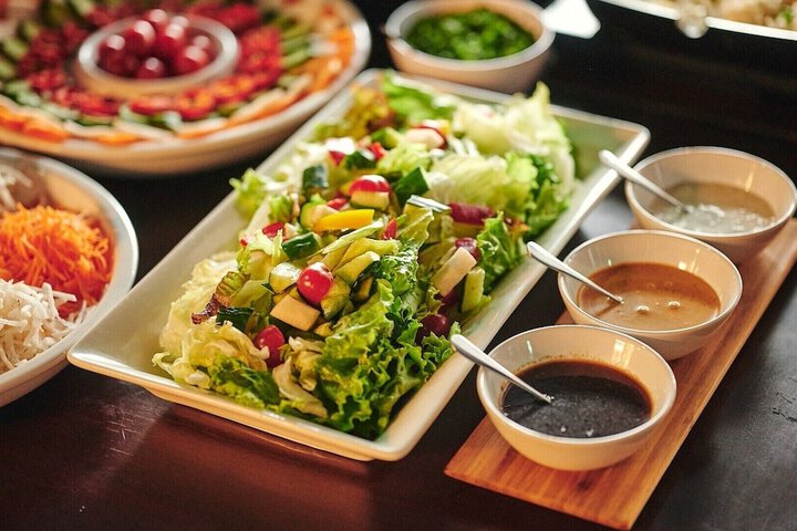Dining 16 of 25