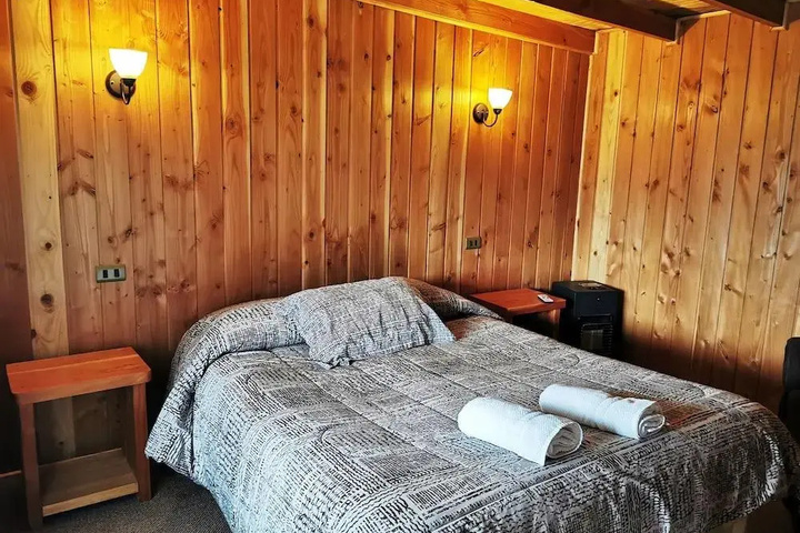 Room 4 of 10