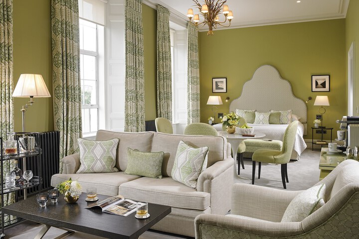 Room 4 of 30