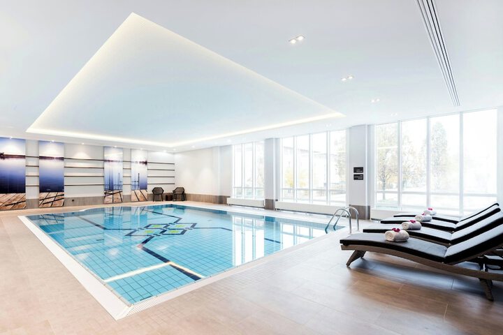 Hotel Pool