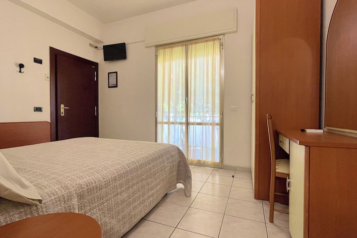 Room 17 of 87