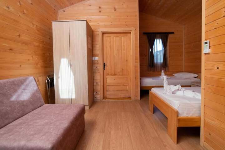 Room 10 of 40