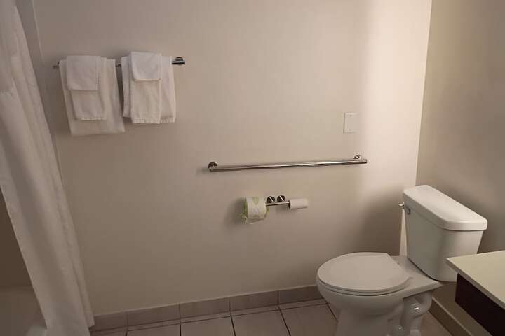 Room 17 of 36