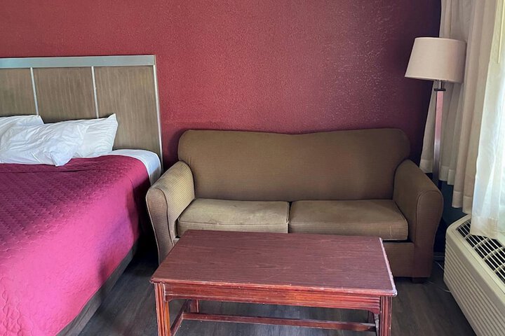 1 King Bed (1 of 9)