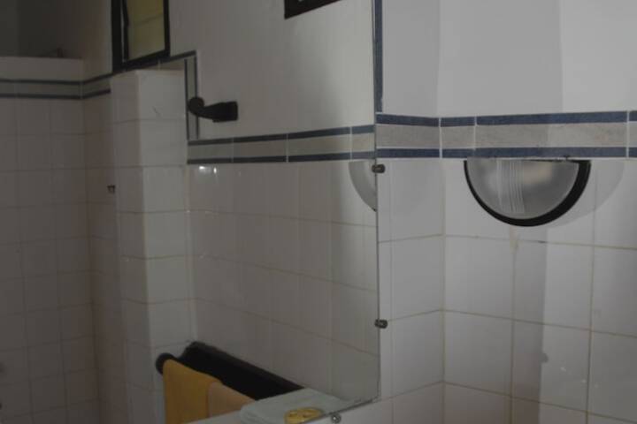 Room 47 of 106