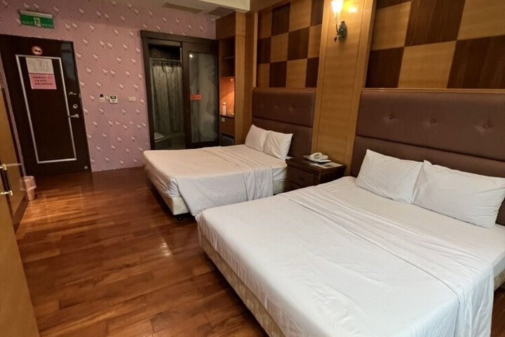 Room 47 of 79