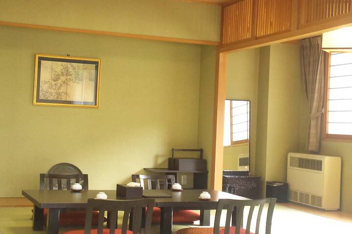 Room 15 of 84