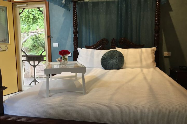 Room 2 of 38