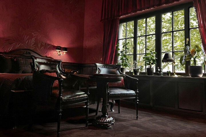 Room 16 of 33