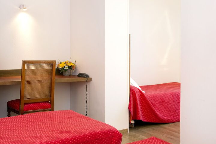 Room 2 of 29