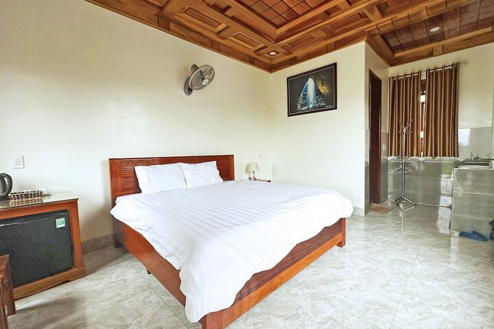 Room 6 of 44
