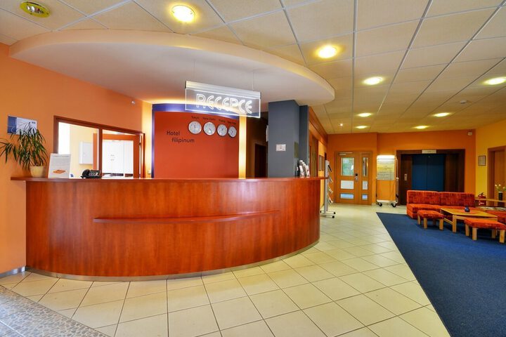 Check-in/check-out kiosk