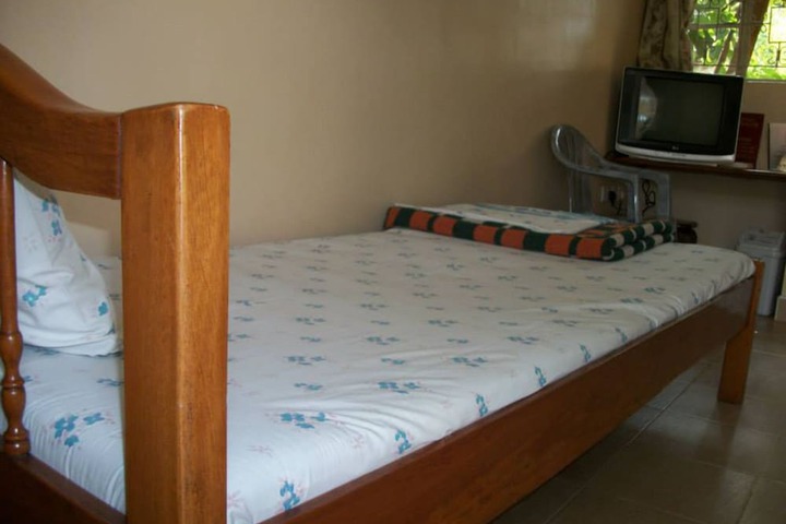 Room 10 of 20