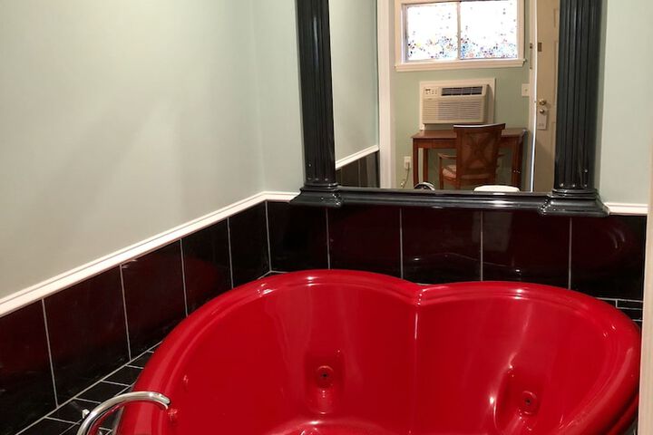 Jetted tub